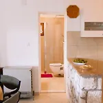 Fully Renovated One Bedroom With A Terrace - C Apartament