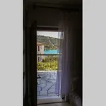 Fully Renovated One Bedroom With A Terrace - C Apartament Sevid