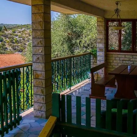 Apartament Fully Renovated One Bedroom With A Terrace - C *