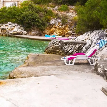 Apartmán Fully Renovated One Bedroom With A Terrace - C